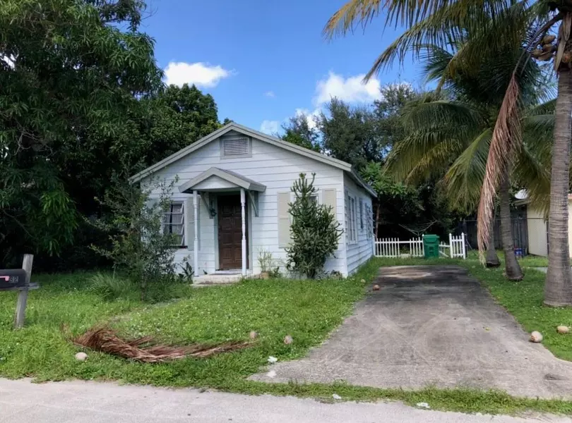 32 E 25th ST, Riviera Beach, FL 33404