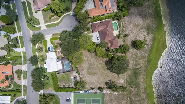 West Palm Beach, FL 33401,10 Sunningdale CIR