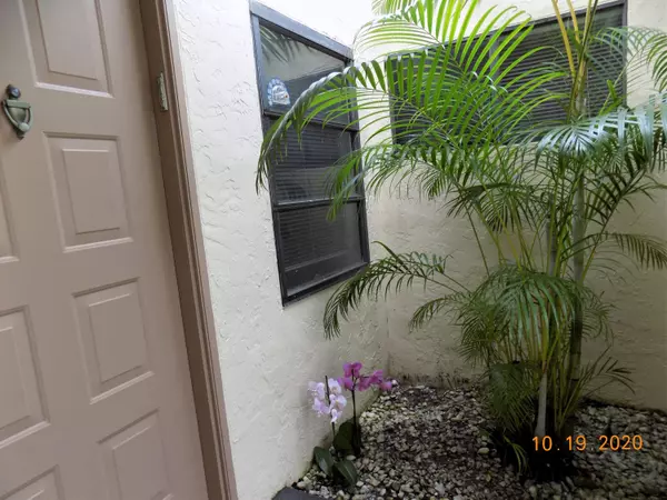 Boca Raton, FL 33496,8052 Windgate DR