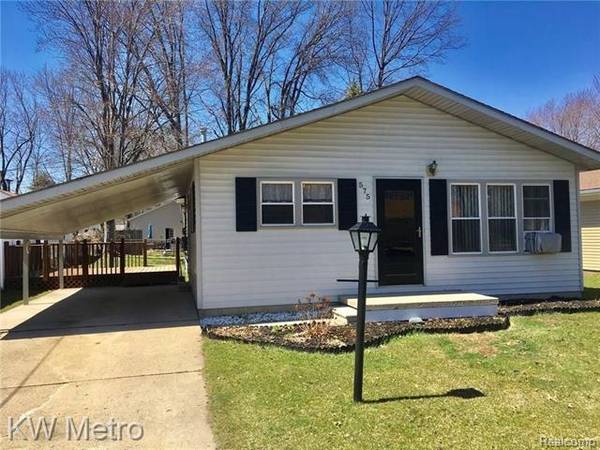 575 HENRIETTA ST, Algonac, MI 48001