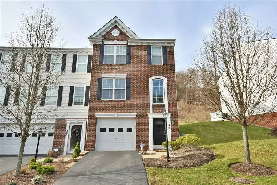 37 Abbeywood Lane, Canonsburg, PA 15317