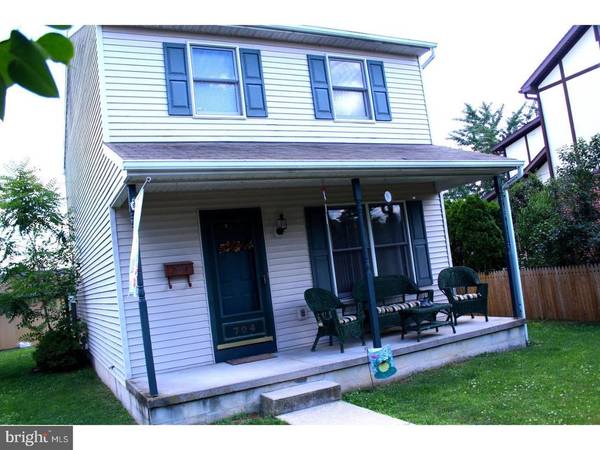 704 ELIZABETH AVE, Reading, PA 19605