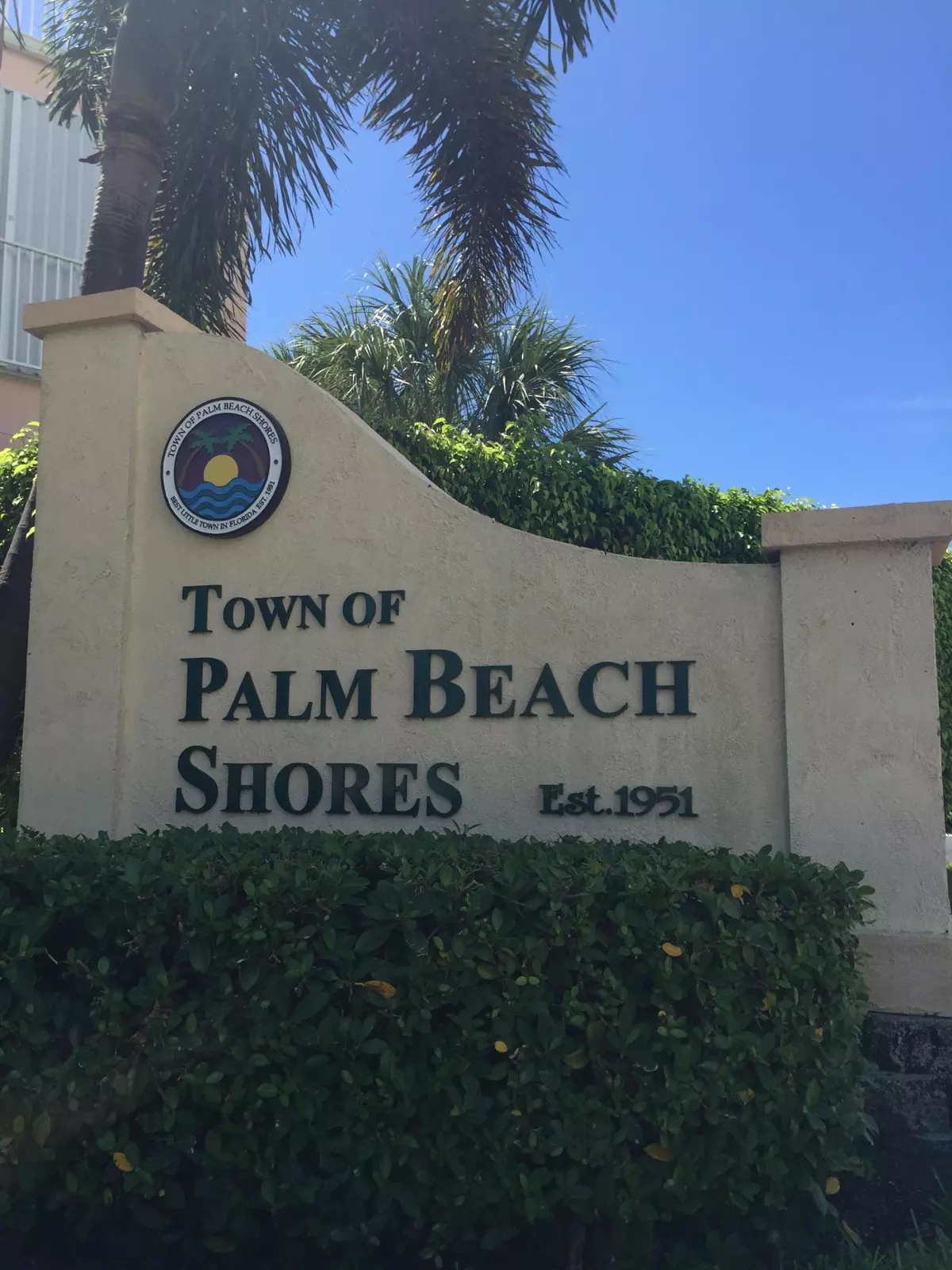 Palm Beach Shores, FL 33404,118 Cascade LN