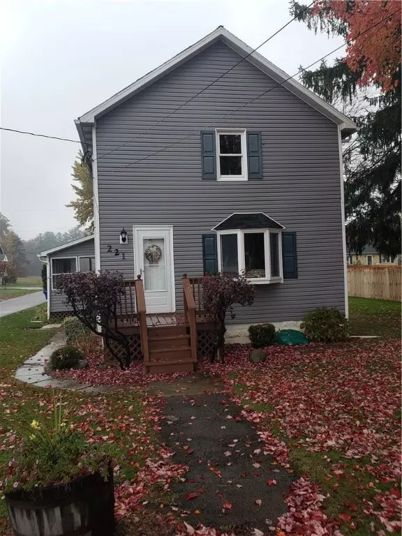 Harrisville, PA 16038,221 W Mercer St